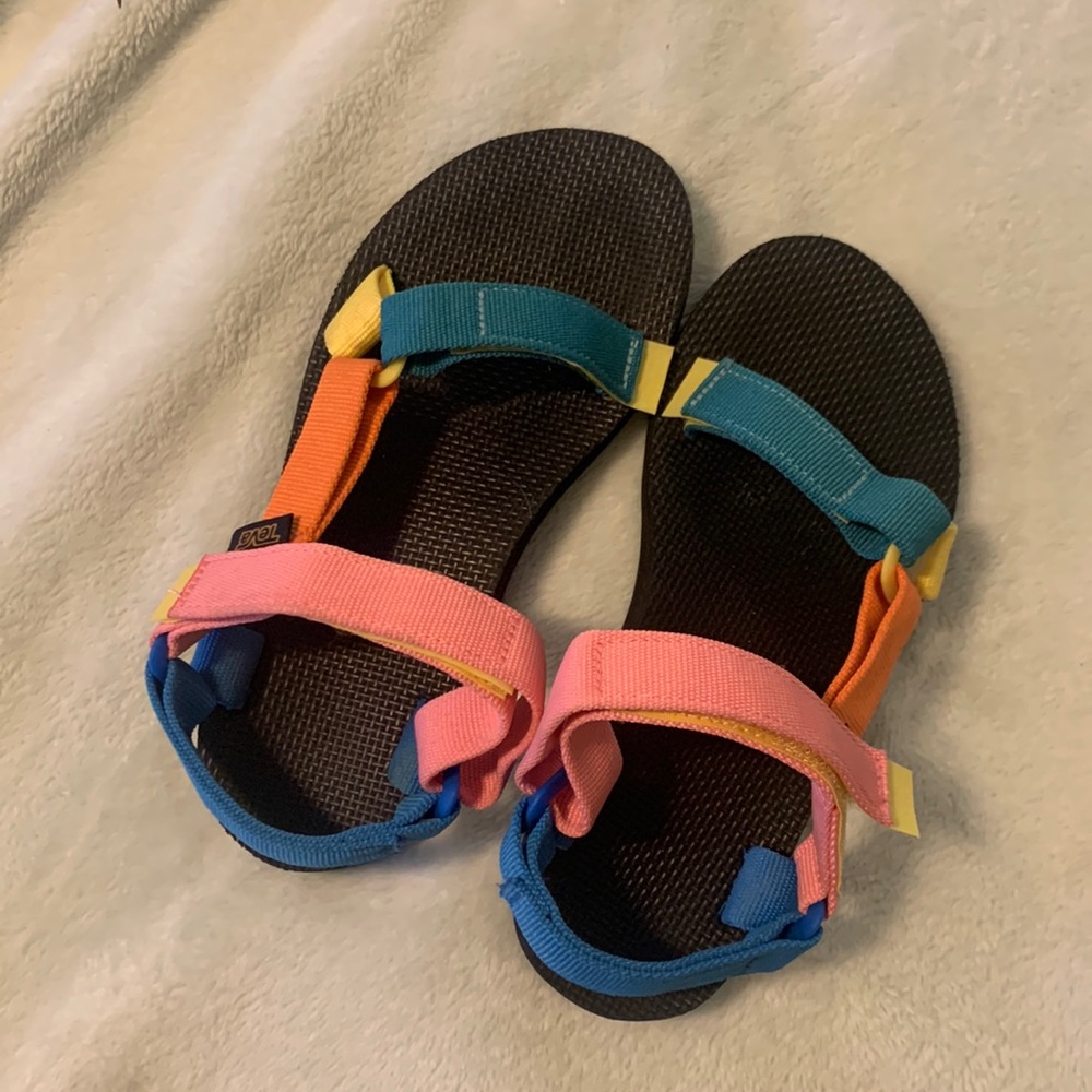 Teva sandal!